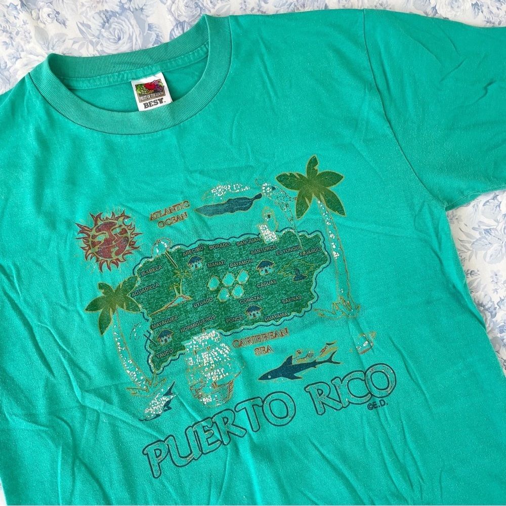 Vintage Puerto Rico Medium Tourist Tee Shark Sun Cities Tiny Houses Palm Trees